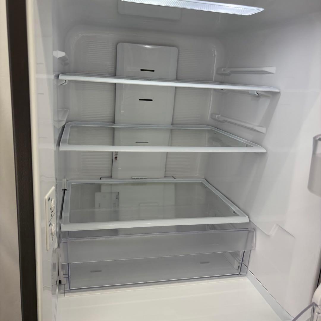 493⭕️冷蔵庫　日立　大型　250ℓ　右開　設置無料　安い　綺麗　メタリック