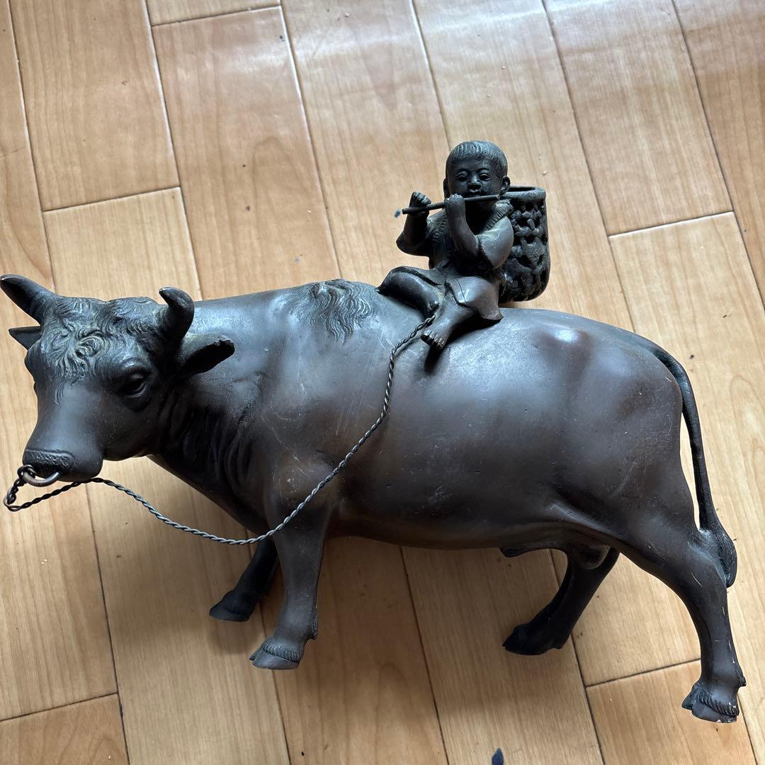 銅製 牛に乗る笛吹童子