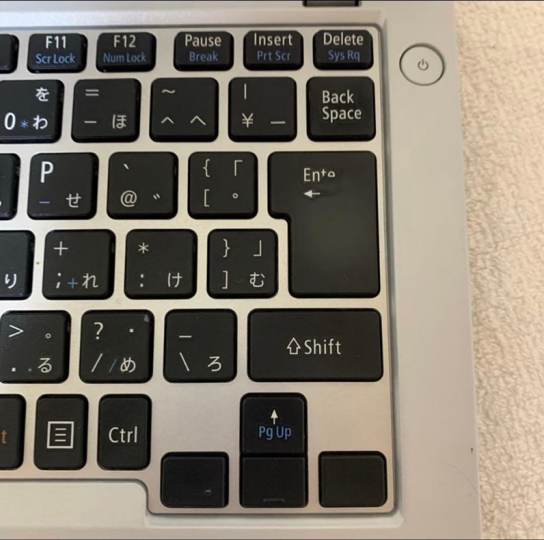 すぐ使えます！　i5の6世代、4GBメモリ、320GB SSD ノートパソコン