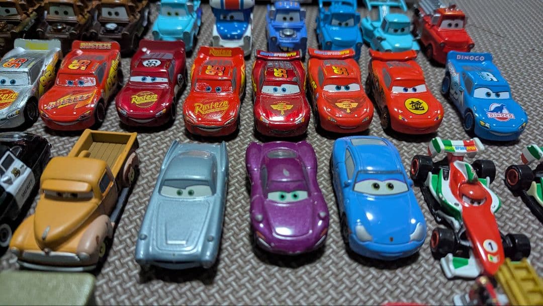 トミカ　カーズ　 約50台とマックトレーラー　バッグ付き　USED　まとめ売り