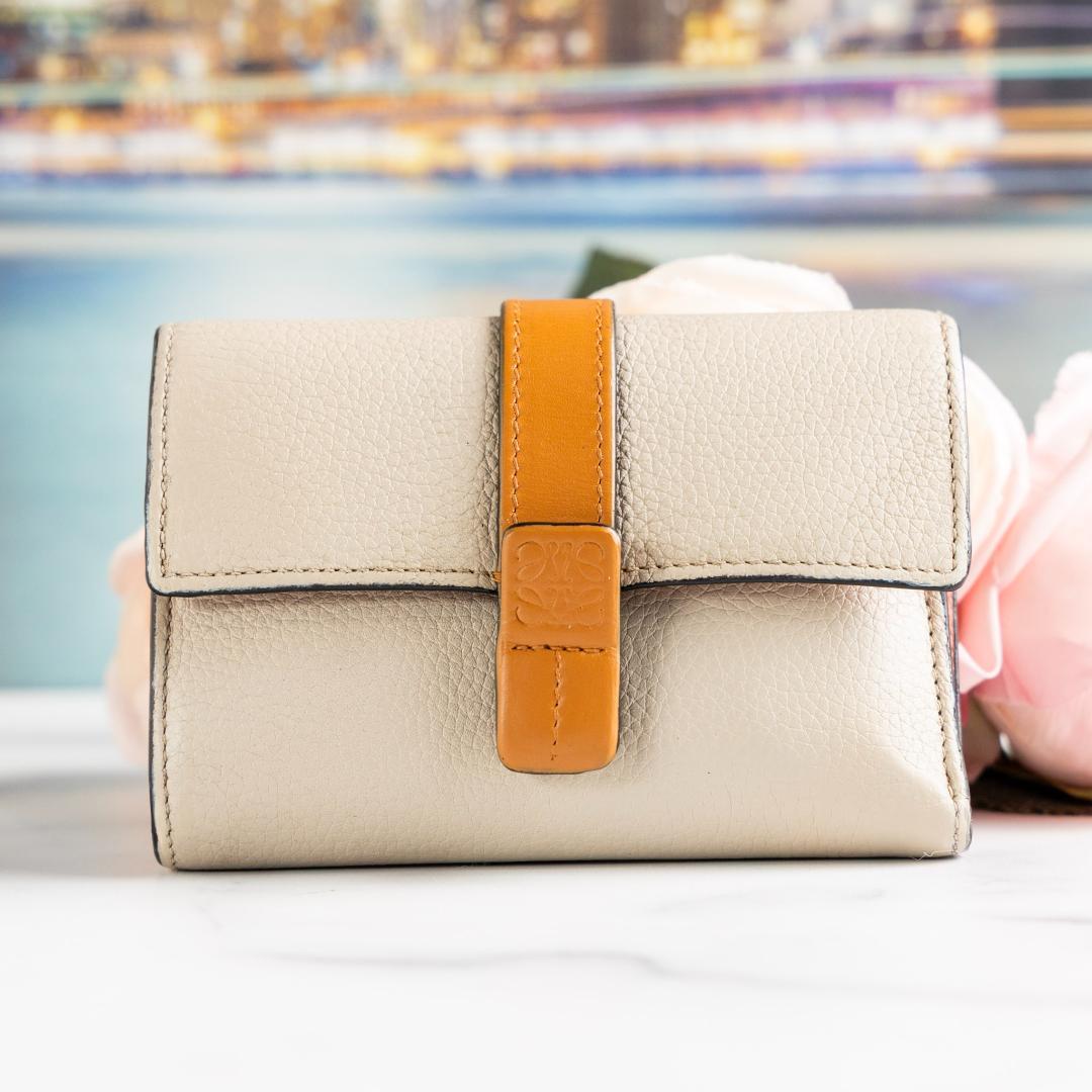 【美品】 LOEWE 三つ折り財布 スモールバーティカルウォレット