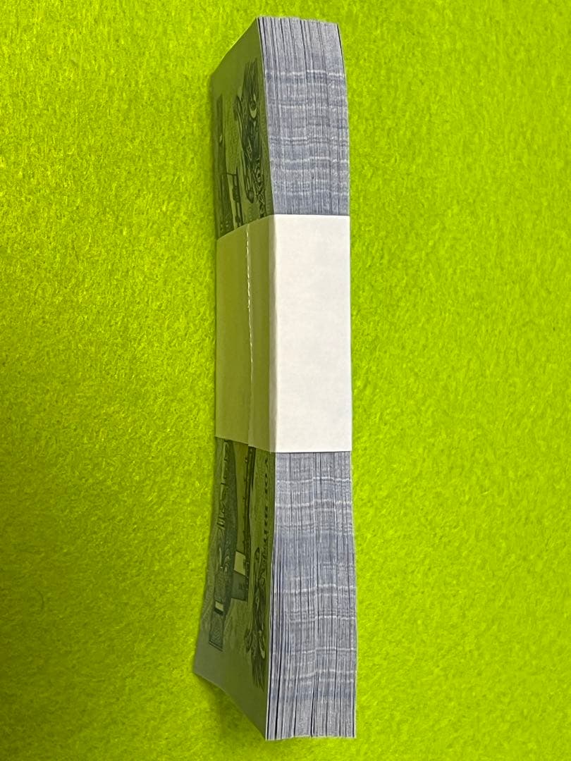 外国旧紙幣　ブータン紙幣　龍　1束　100枚連番　未使用　商品説明必読