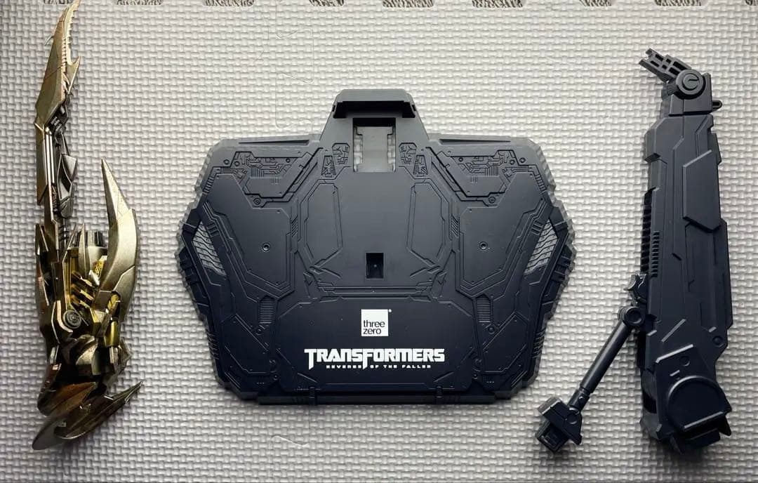 スリーゼロ threezero DLX トランスフォーマー メガトロン