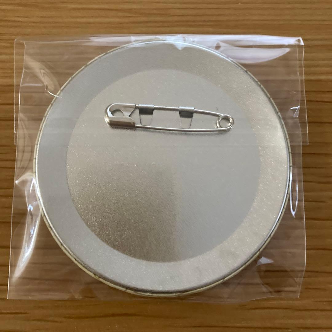 スパイファミリー　缶バッジ　アーニャ　ピーナッツ