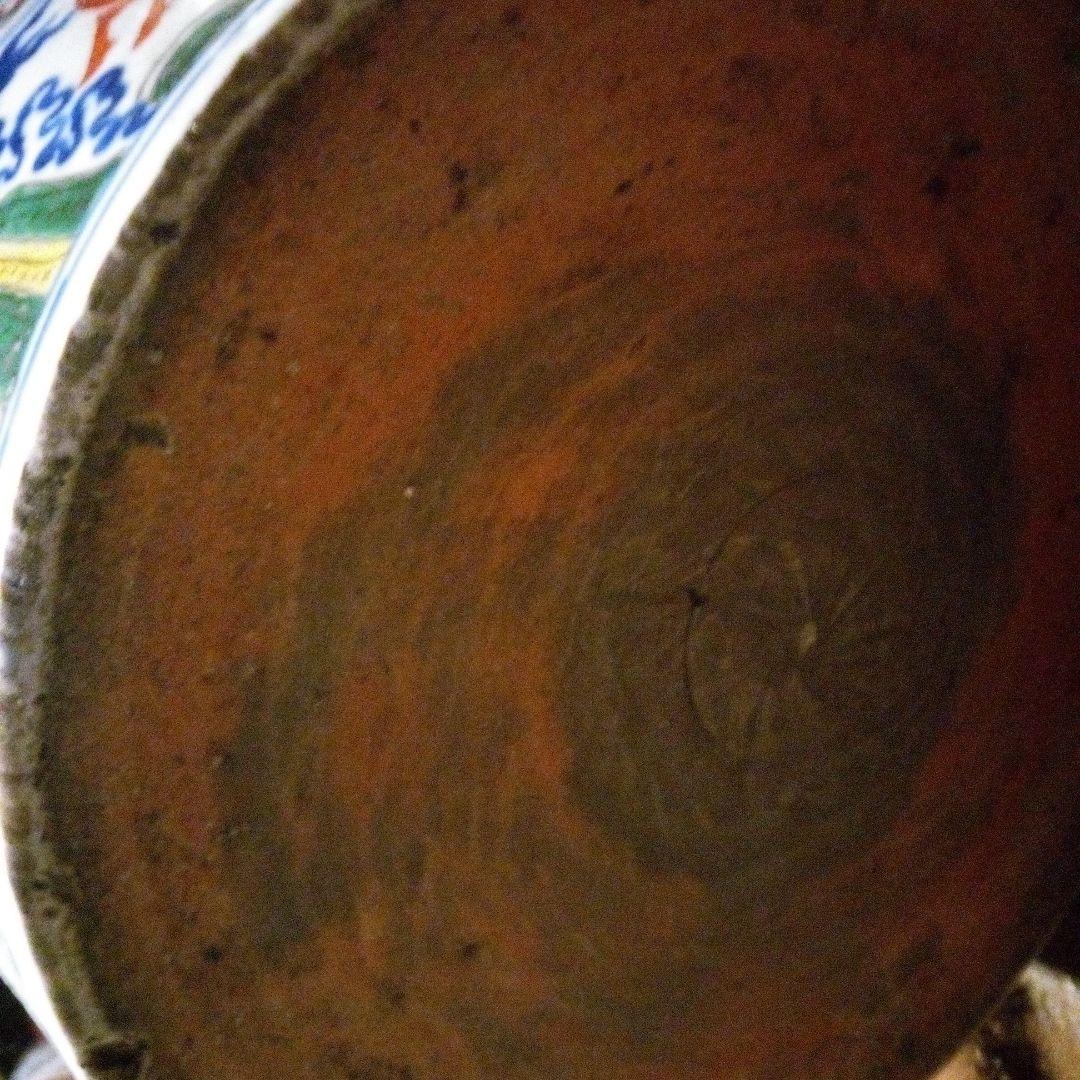 中国陶磁器　明萬歴赤絵　多色装飾の陶器の壺