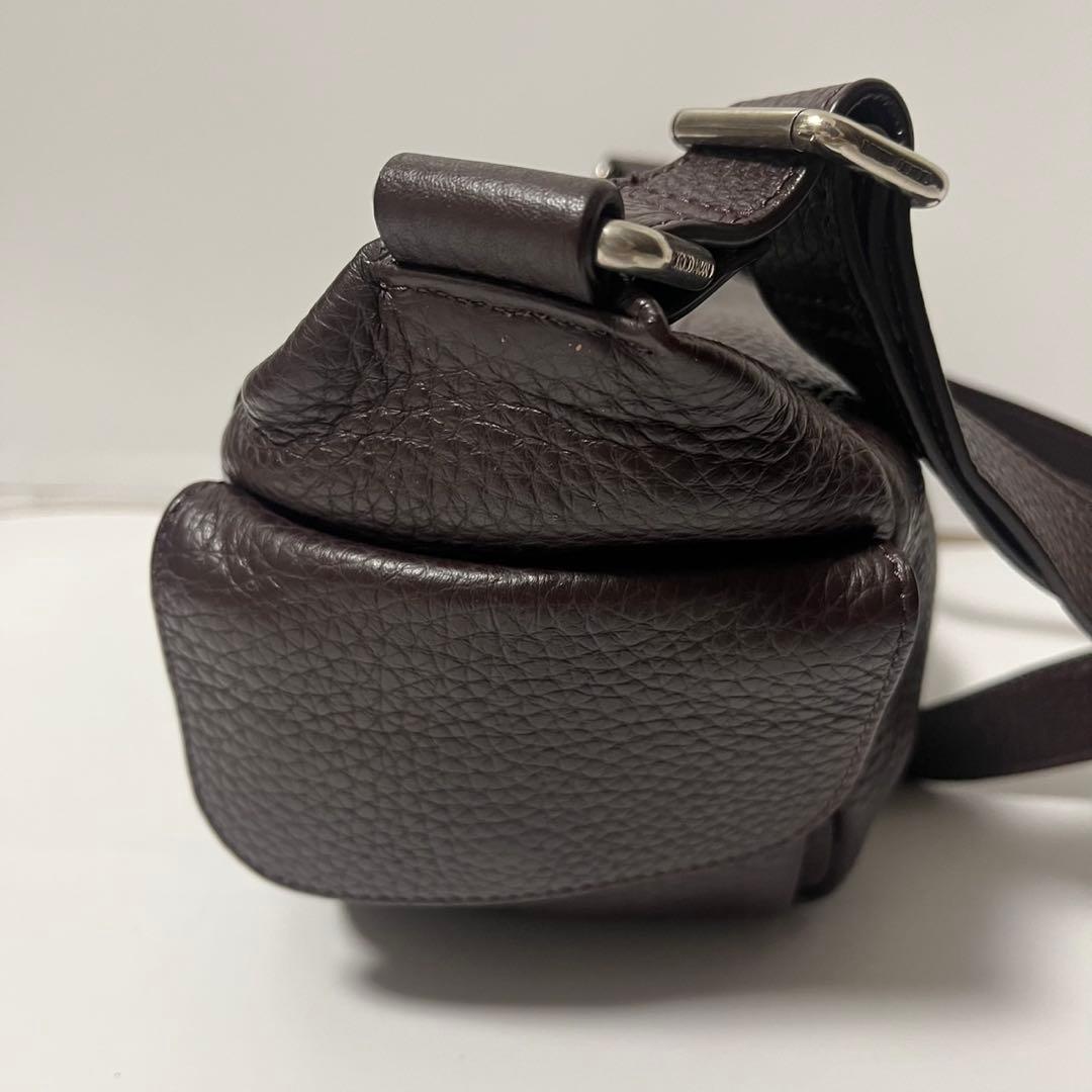 ✨未使用保管品✨　EMPORIO ARMANI ショルダーバッグ　レザー