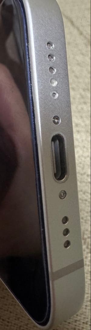 iPhone 16e ホワイト 本体 128GB SIMフリー　アップル公式購入