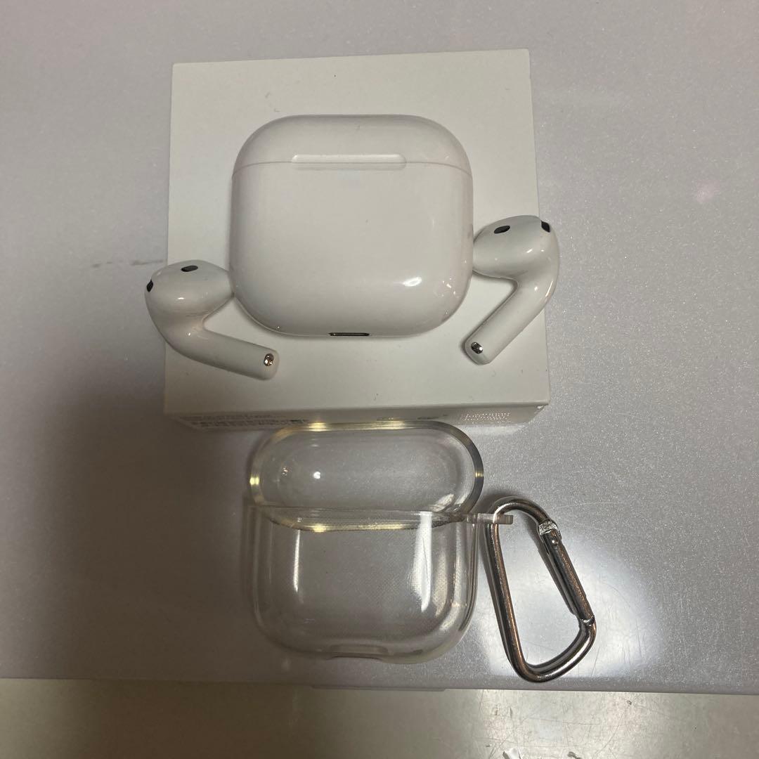 AirPods 4 ケース付き