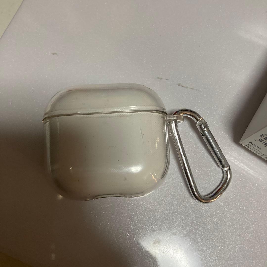 AirPods 4 ケース付き