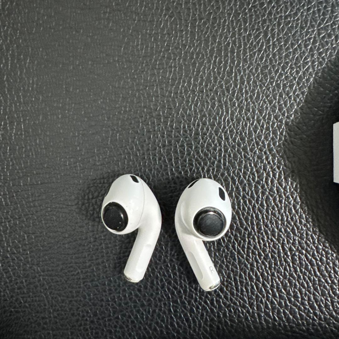 AirPods Pro (第2世代) 本体 + MagSafe充電ケース