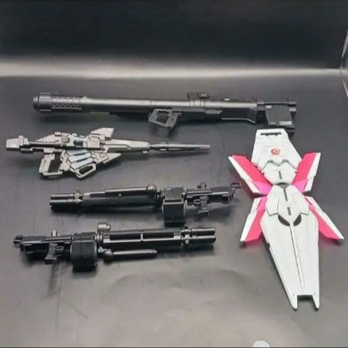 PG パーフェクトグレード ユニコーンガンダム　塗装完成品　LED内蔵