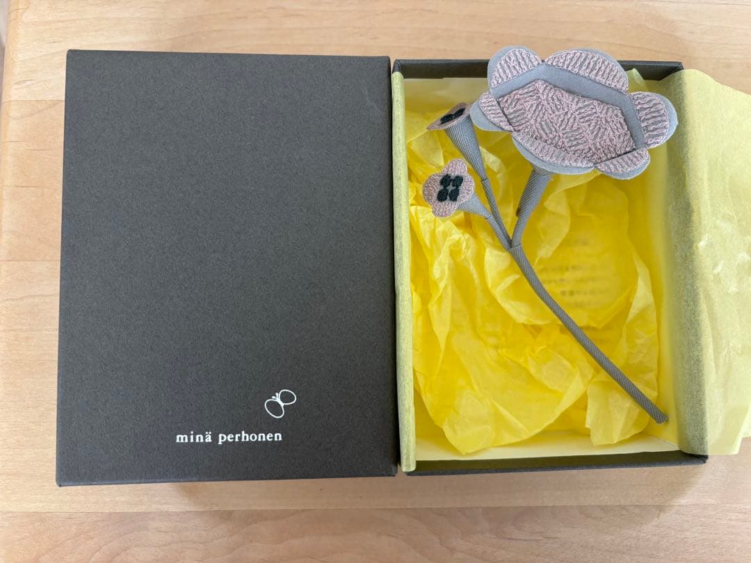 【ミナペルホネン】 pendant コサージュ