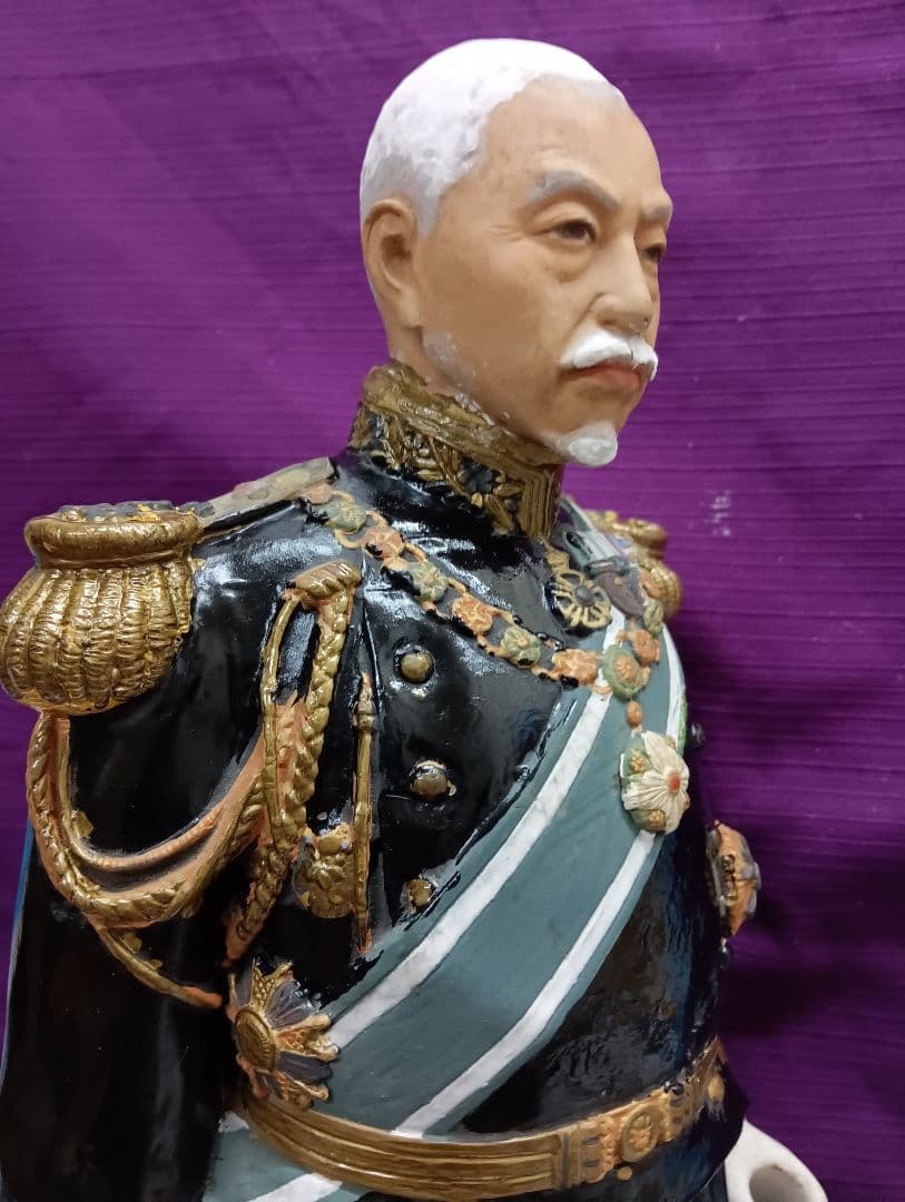 確認用画像戦前時代細密造形東郷平八郎元帥海軍大将陶器製４６センチ人形修正飾り置物