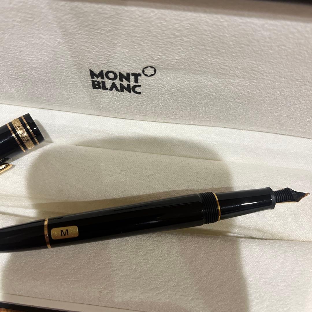 未使用　MONT BLANC ブラック 万年筆 Mサイズ