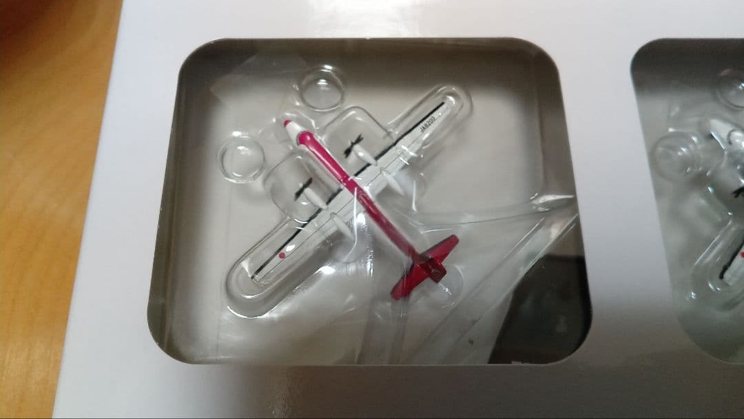 全日空商事 ANA NHS52005 1/500 FOKKER50