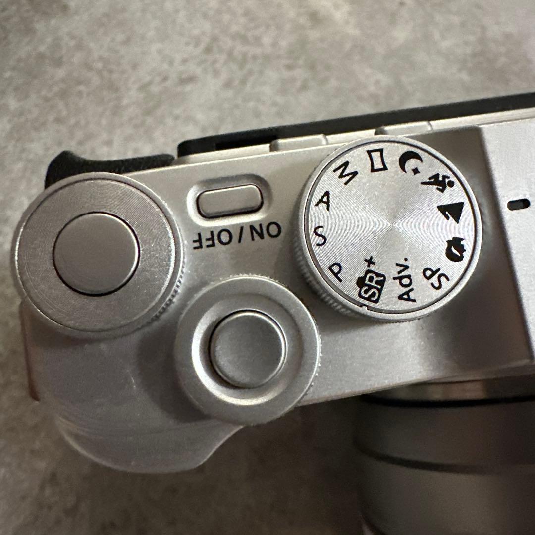 富士フイルム ミラーレス一眼レフ カメラ X-A7 レンズキット シルバー