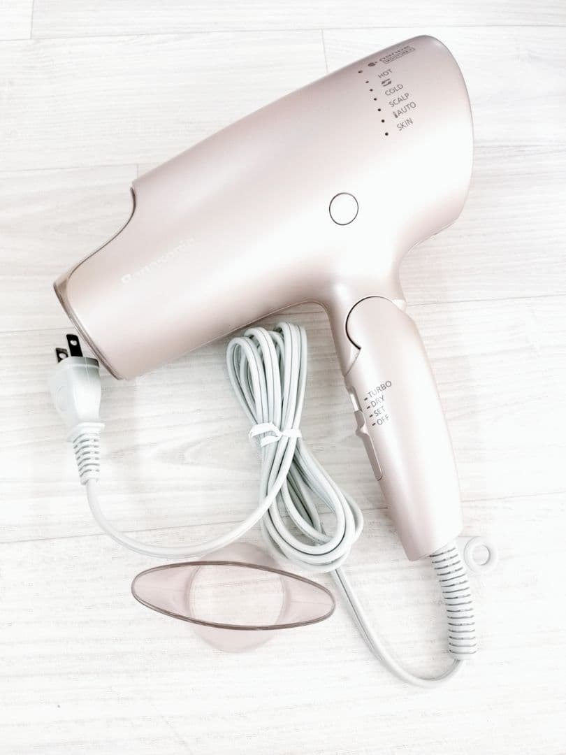 ほぼ未使用☺️ノズル付き パナソニック ナノケア ドライヤー　EH-NA0G