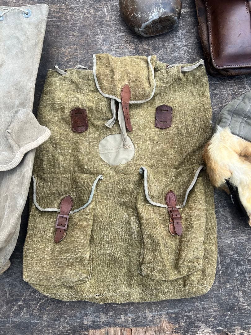 【O-1311】軍物 軍隊 戦争 ミリタリー フライトキャップ リュック 水筒