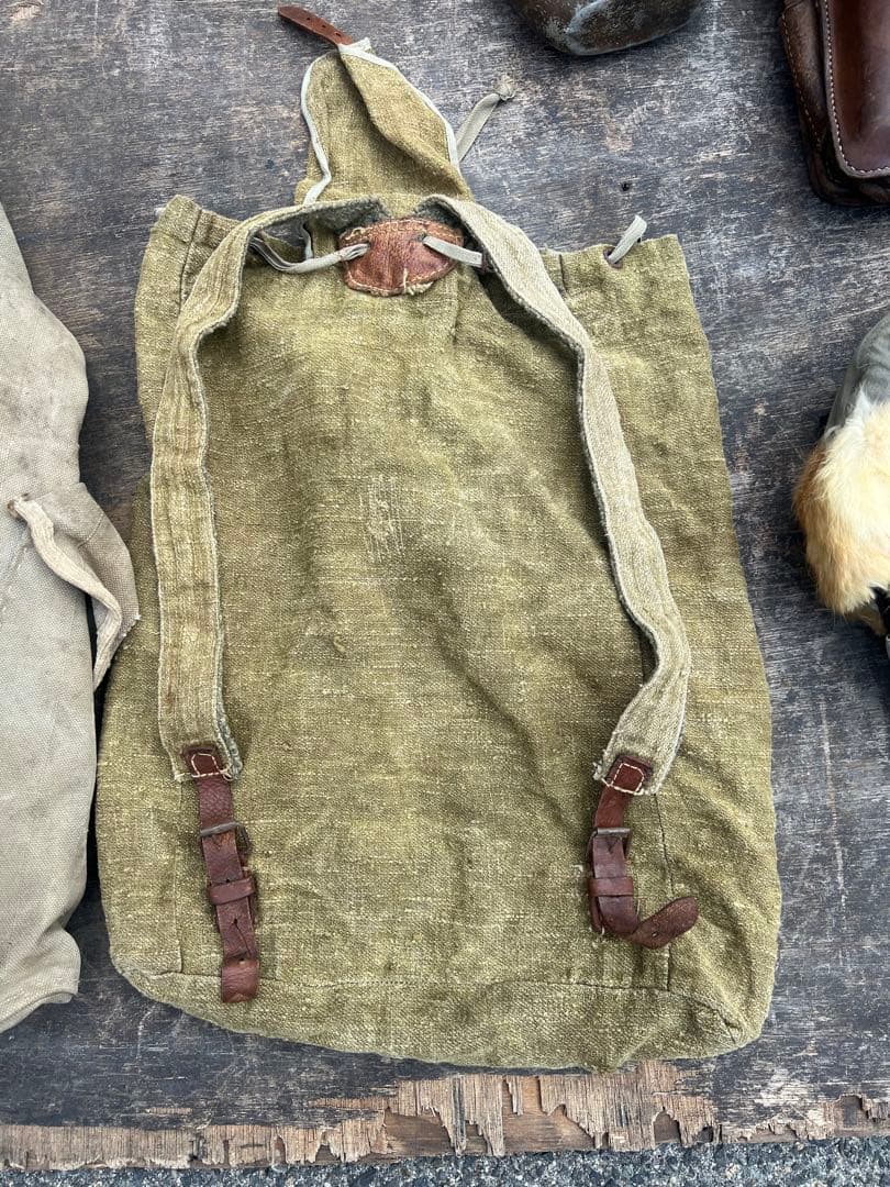 【O-1311】軍物 軍隊 戦争 ミリタリー フライトキャップ リュック 水筒