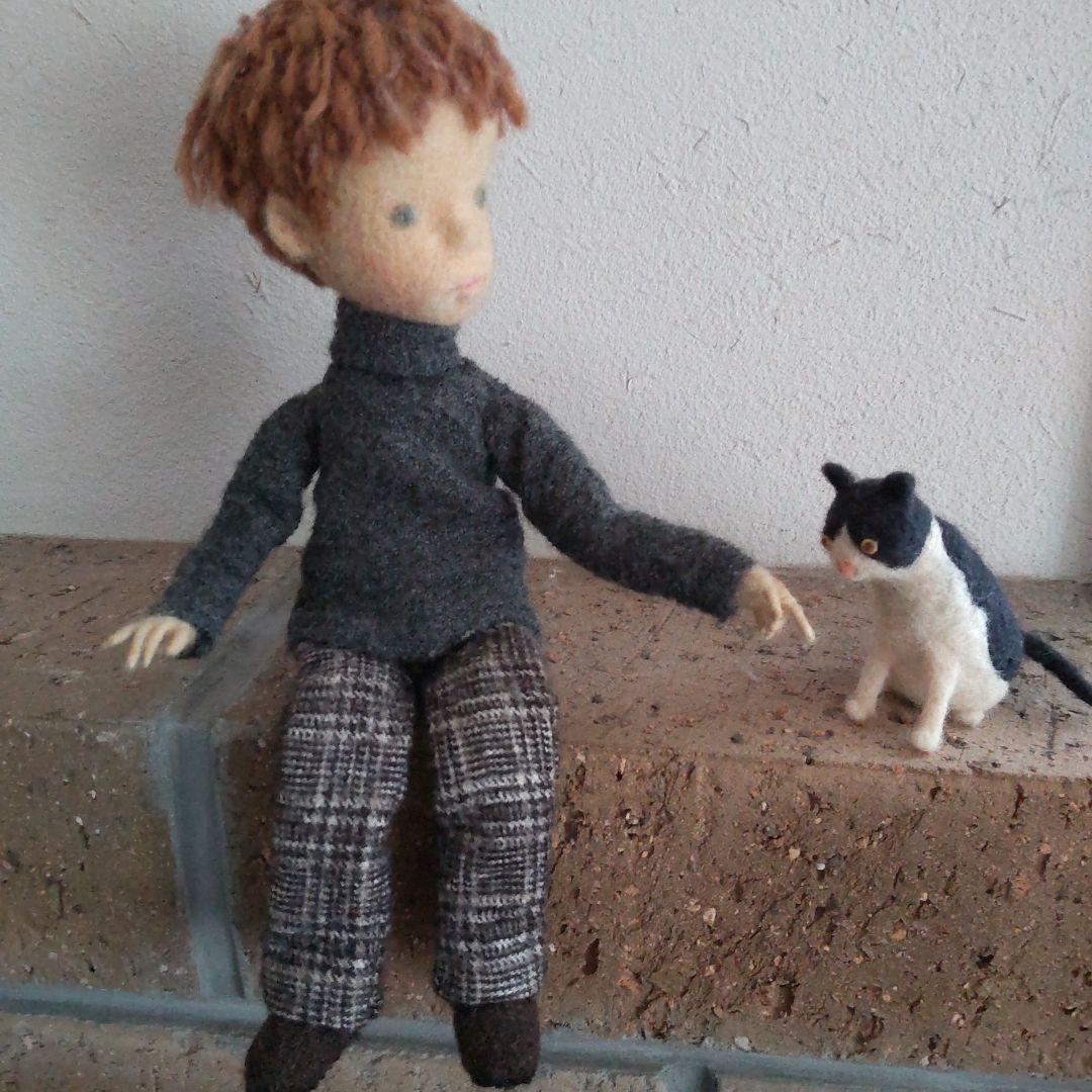 フェルト作家ポペットpoppetさん　　少年と猫