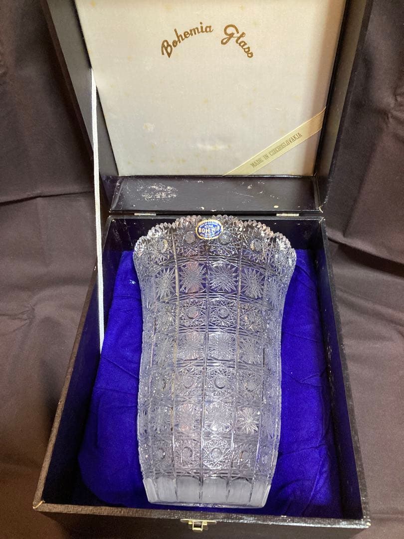 新品　箱付　Bohemia ボヘミアンカットガラス花瓶 貴重　チェコ