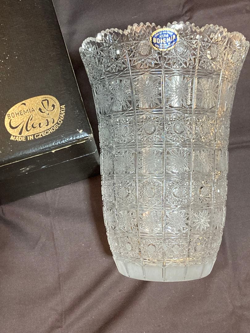 新品　箱付　Bohemia ボヘミアンカットガラス花瓶 貴重　チェコ