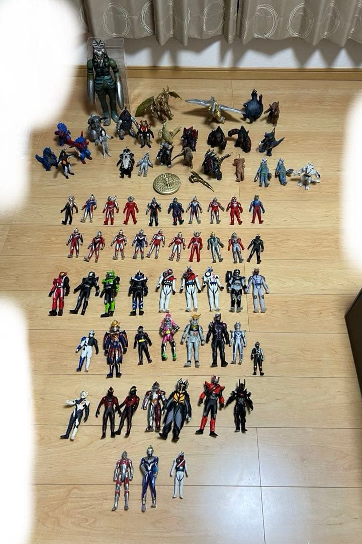 ウルトラマンソフビ、ガメラ、キングギドラ、バルタン星人カネゴン（レトロ）1989