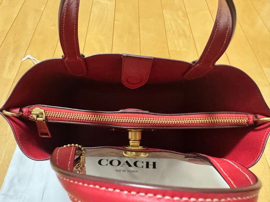 r*様 COACH ハート柄 ウィロウトート24 ハンドバッグ