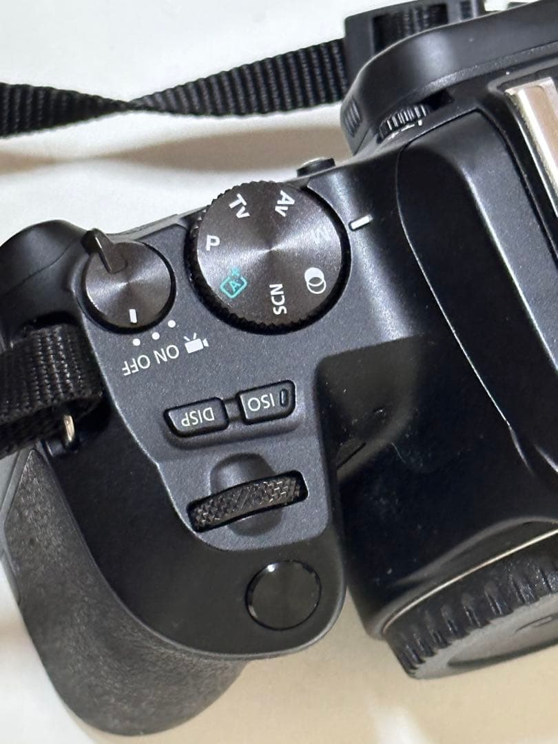 一眼レフキャノン kiss X10 トリプルレンズ、三脚 カメラ初心者におすすめ