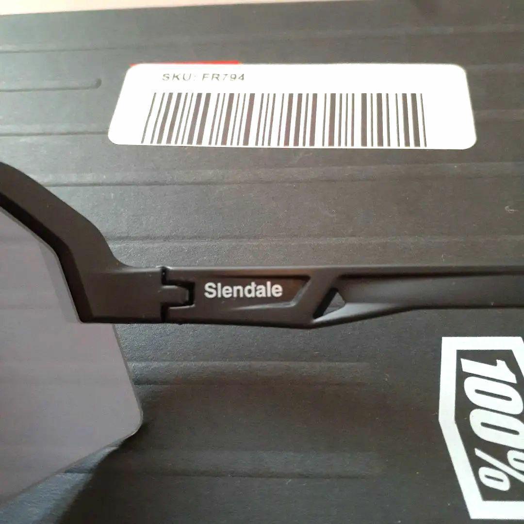 100% Slendale ブラック ブルー ワンハンドレッド サングラス