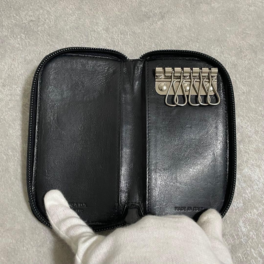 希少　PRADA プラダ　ラウンドジップ　キーケース　6連　レザー　ブラック