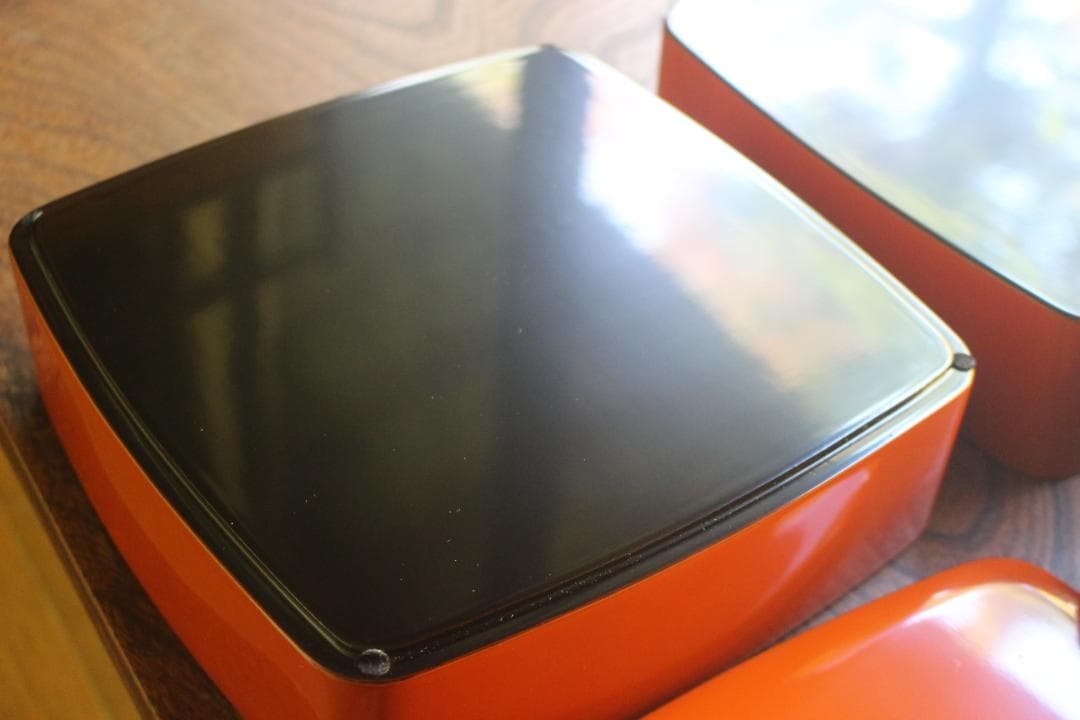 デッドストック！極上内黒朱漆の美しい胴張三段重（検輪島塗山中塗お重重箱