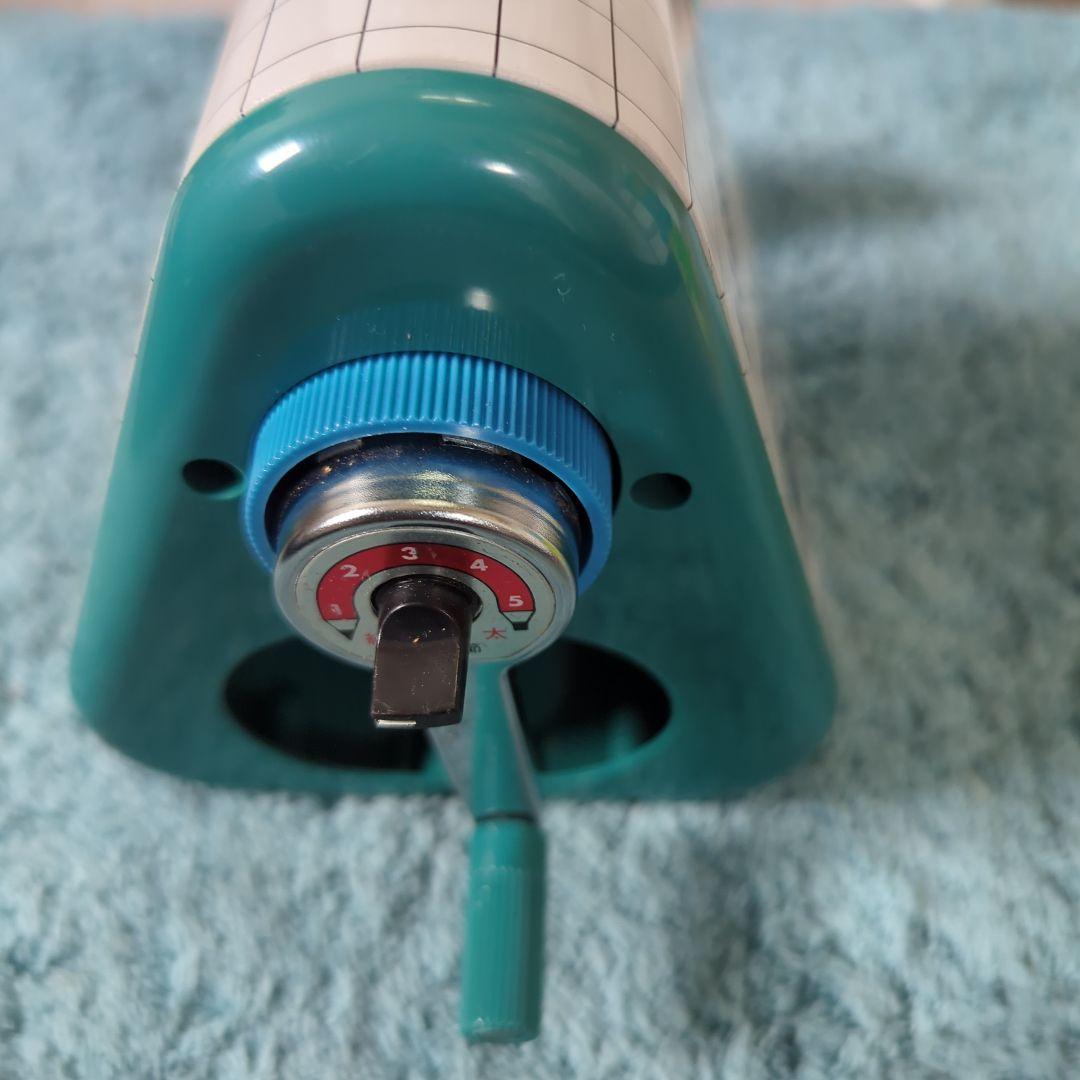 カール⚪ピラミッドえんぴつけずり⚪グリーン【新品　未使用品】