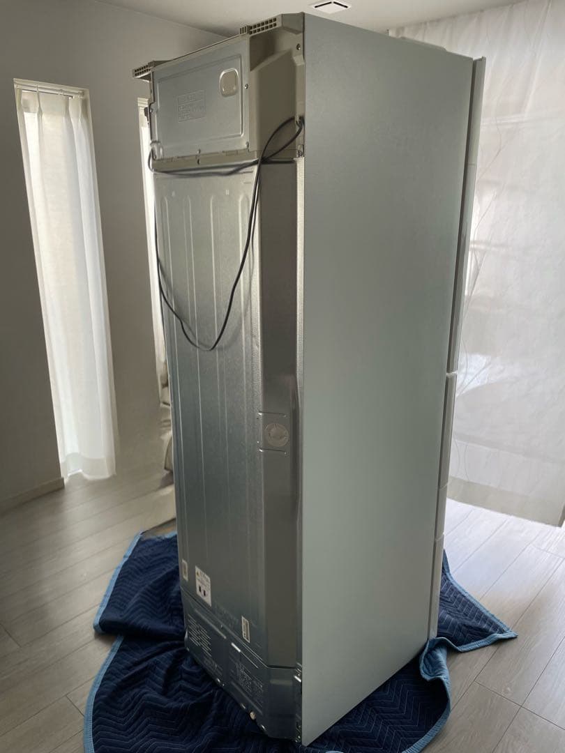 【美品】2022年製ノンフロン冷蔵庫　東芝411L GR-U41GXH (EW)