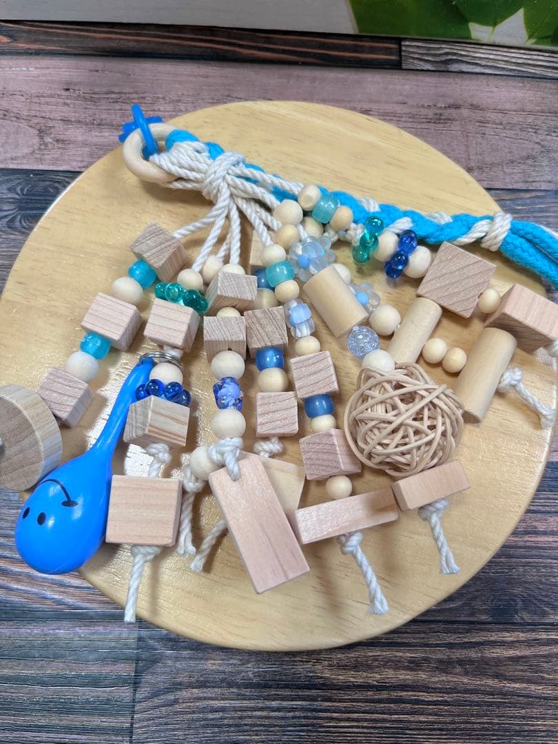 インコおもちゃ　鳥おもちゃ　木のじゃらじゃらマラカス　バードトイ