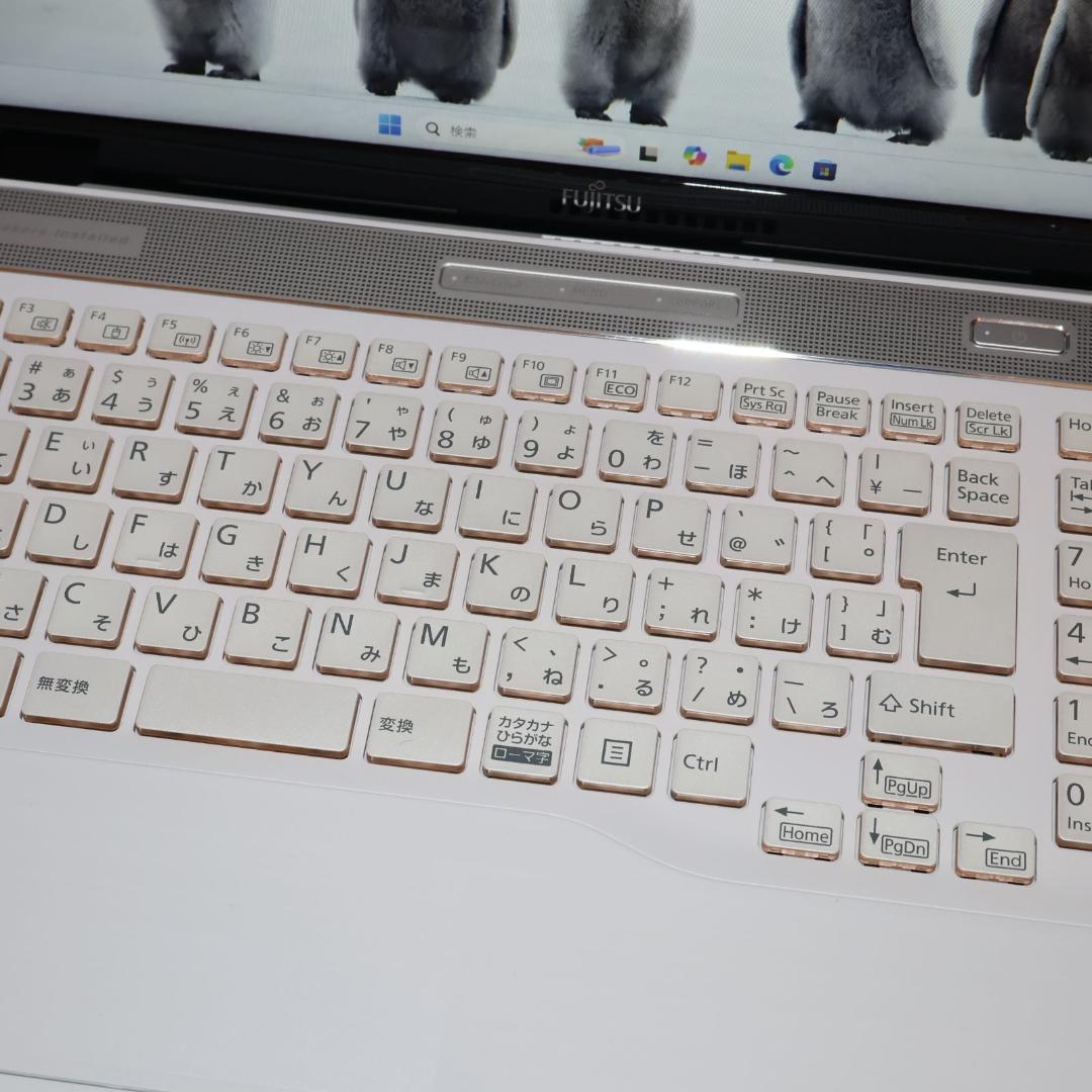 ほぼ新品Win11公式対応i7/メ16G/SSD/BD/無線/カメラ/TypeC