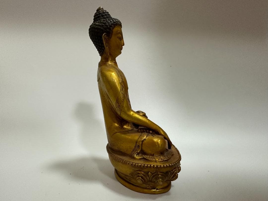仏教美術 釈迦牟尼坐仏 細工彫刻 仏像 高21㎝ 銅製 銅塗金 旧物 銅仏像
