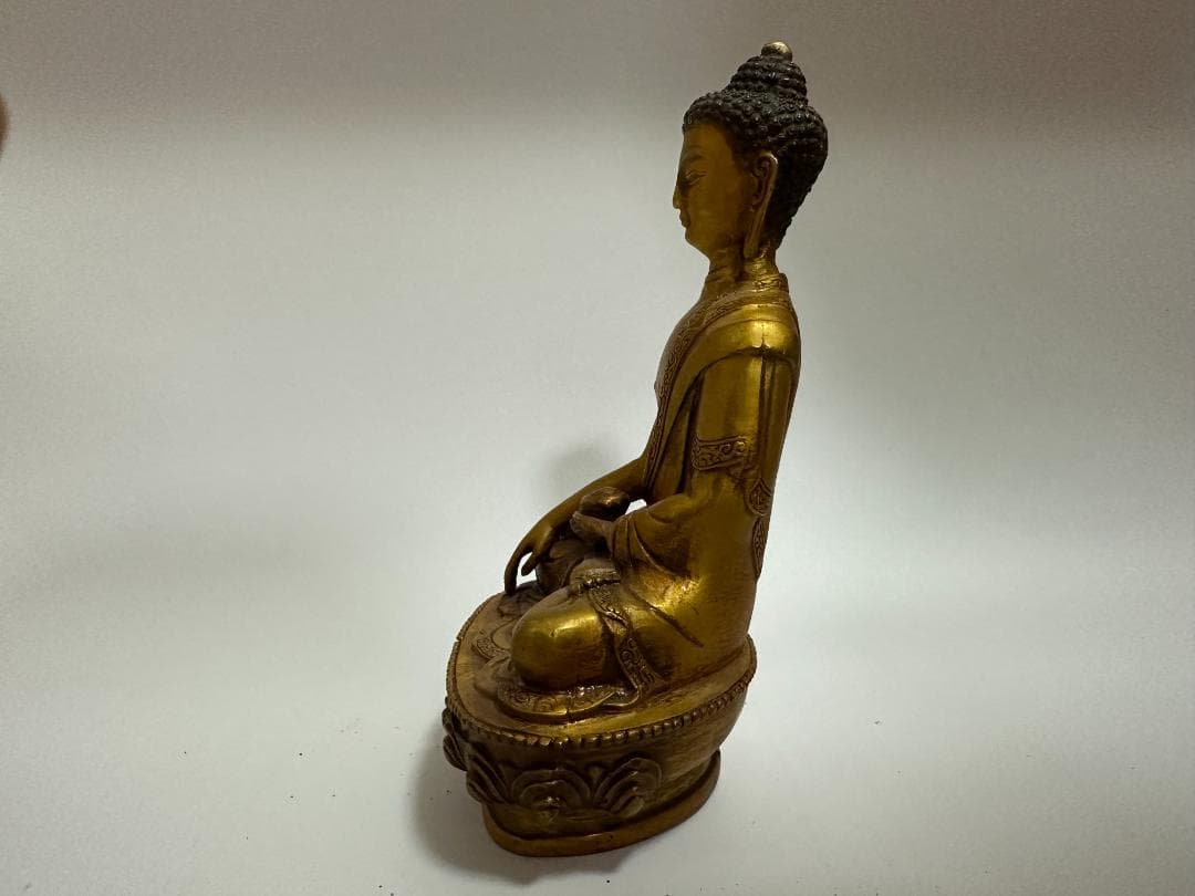 仏教美術 釈迦牟尼坐仏 細工彫刻 仏像 高21㎝ 銅製 銅塗金 旧物 銅仏像