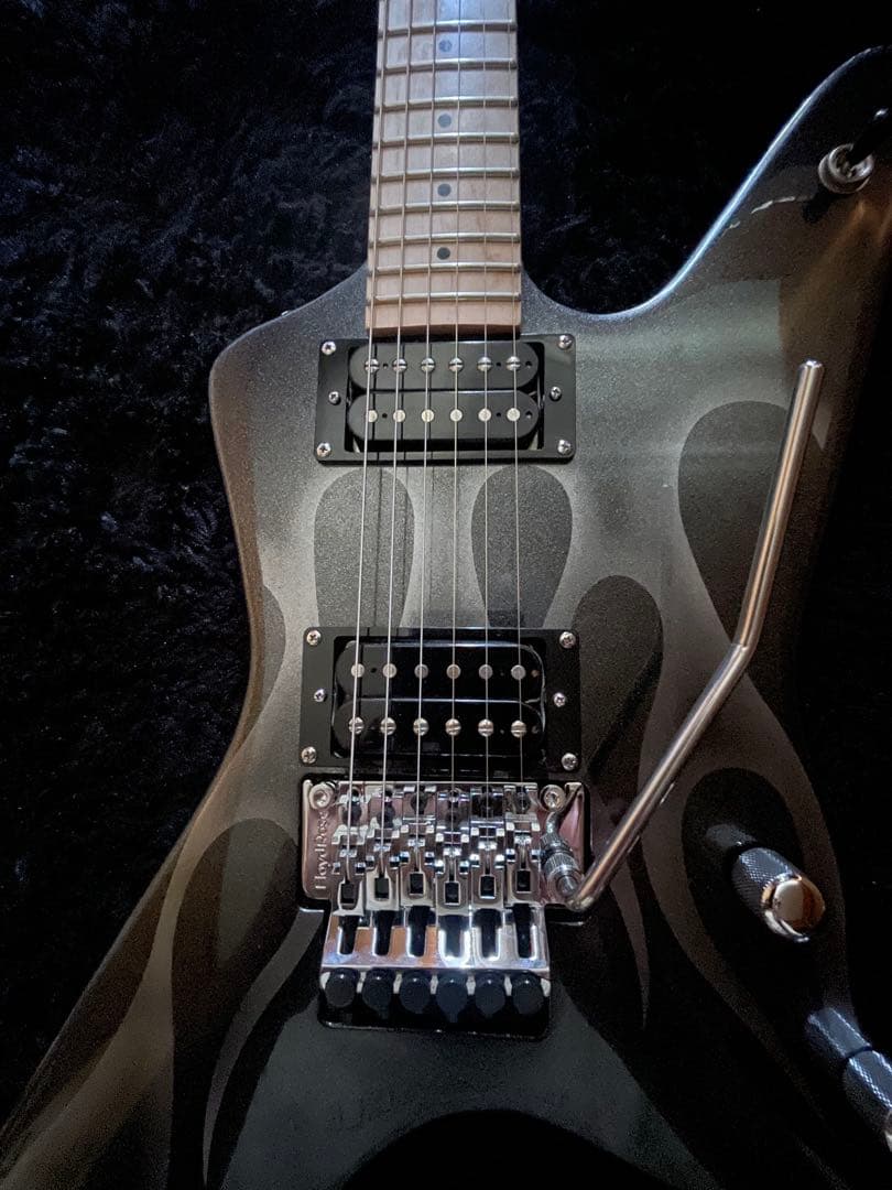 KRAMER Tracii Guns Gunstarランダムスター？