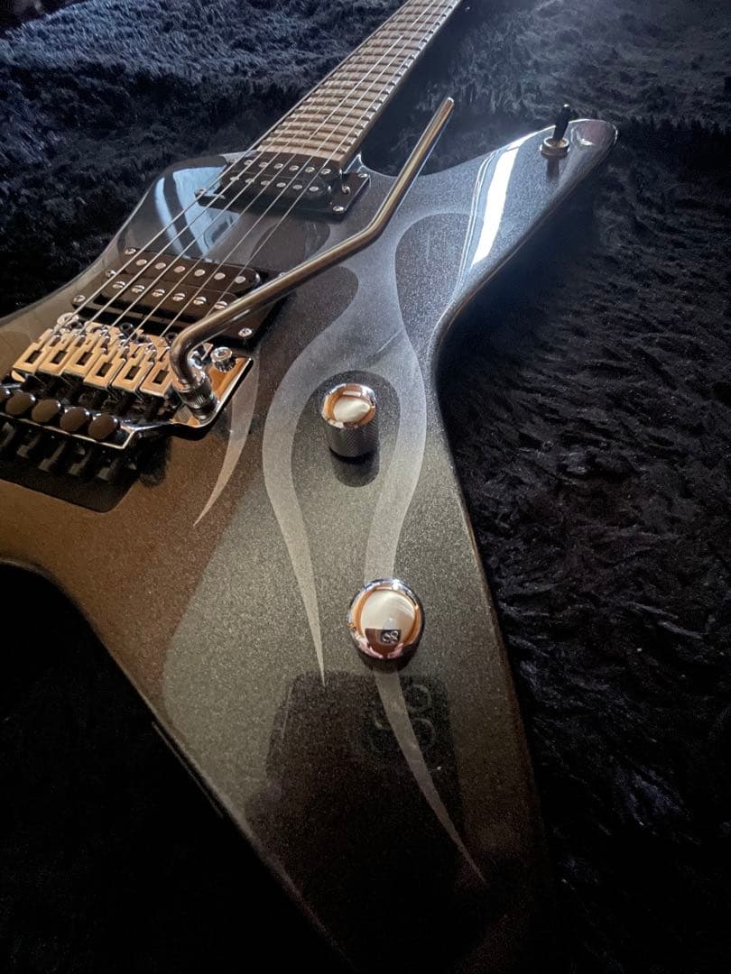 KRAMER Tracii Guns Gunstarランダムスター？