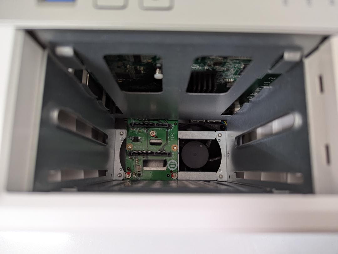 QNAP TS-231P + HDD 6TB 2台