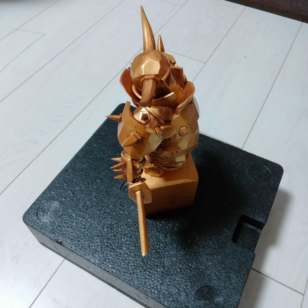 クラッシュオブクラン ゴールドペッカ像 金ペッカ