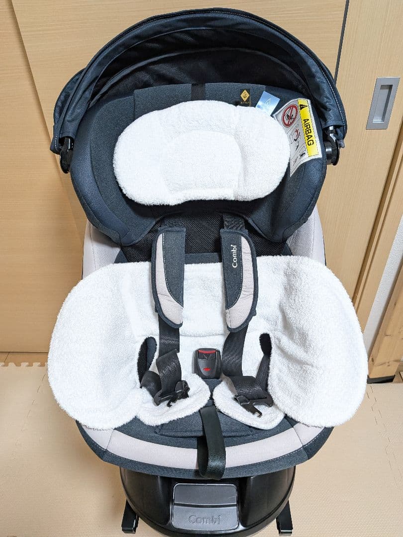 Combi　コンビ　チャイルドシート　クルムーヴ　ISOFIX　エッグショック