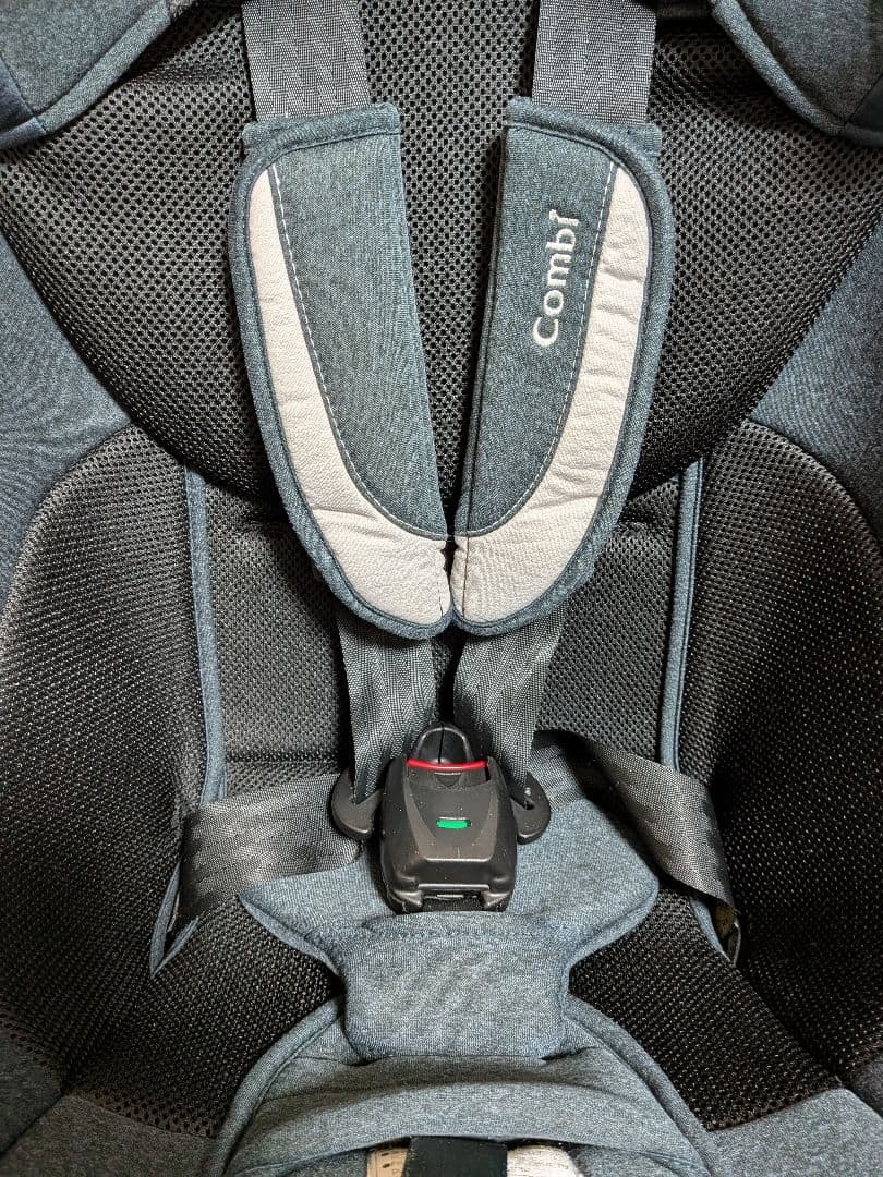 Combi　コンビ　チャイルドシート　クルムーヴ　ISOFIX　エッグショック
