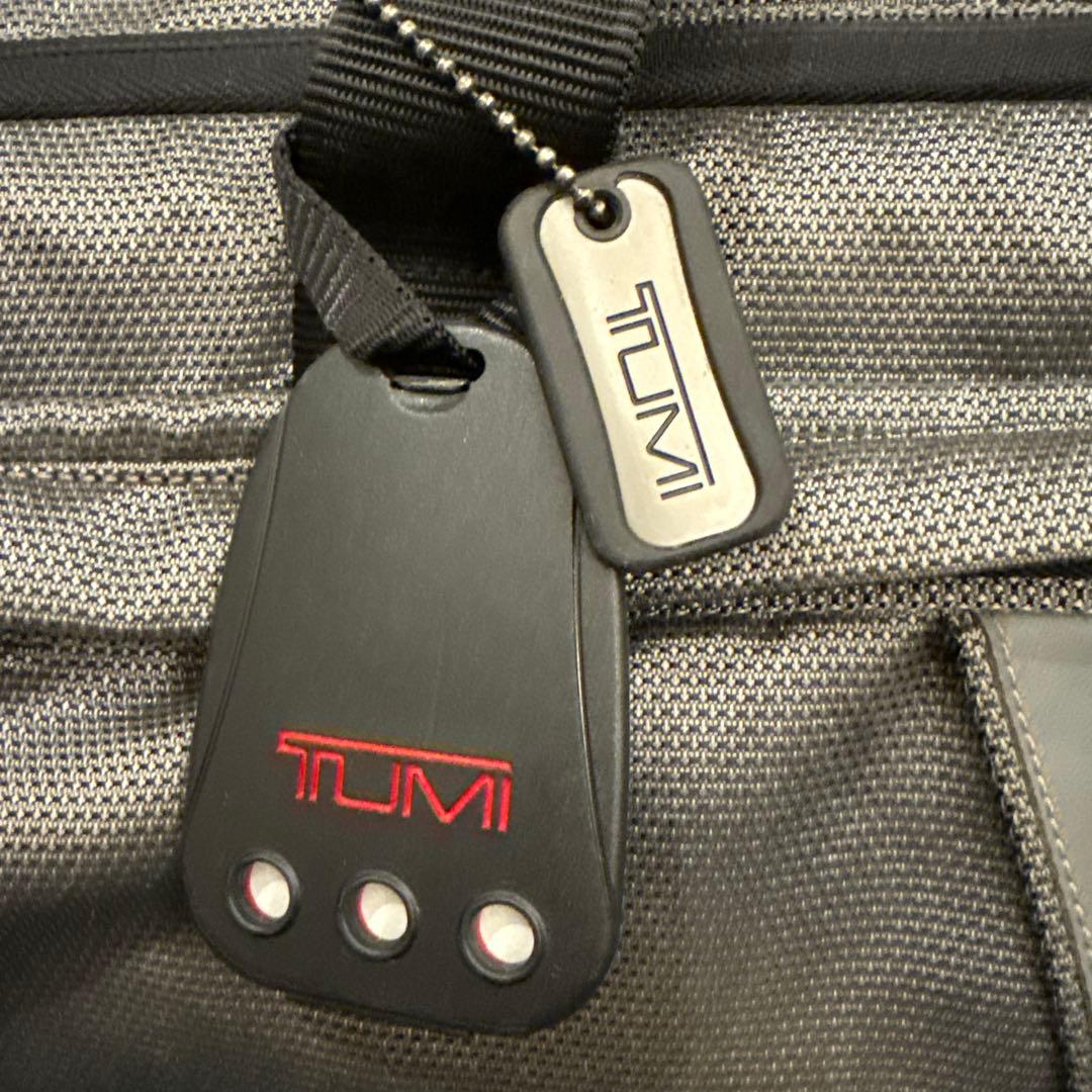 TUMI製2輪キャリーケース大