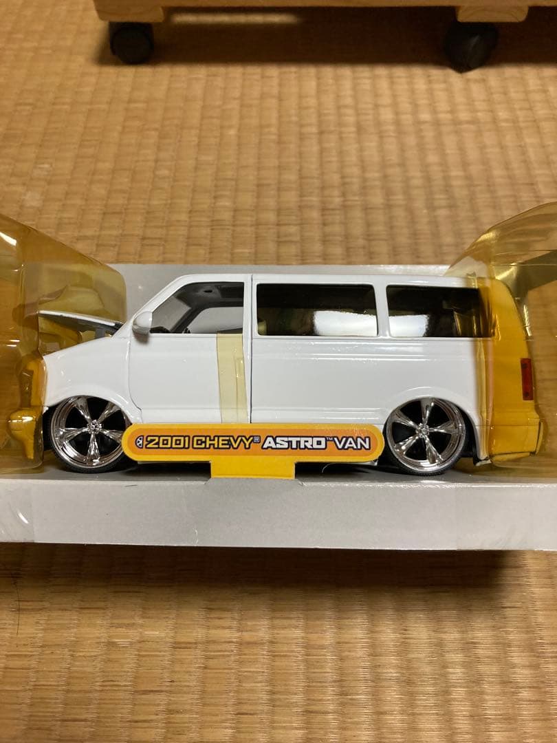 自動車 DUB CITY 2001 CHEVY ASTRO VAN 1/24