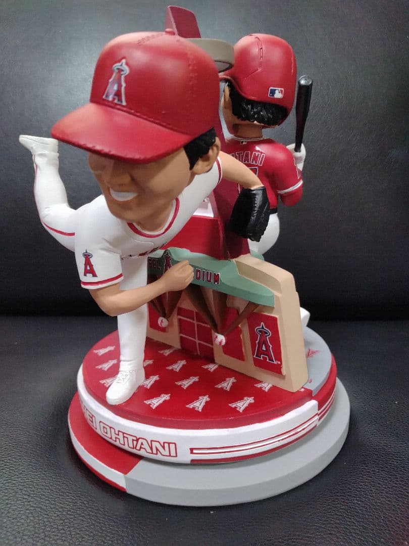 【最安値】960個限定 大谷翔平 二刀流　回転式ボブルヘッド エンゼルス希少品