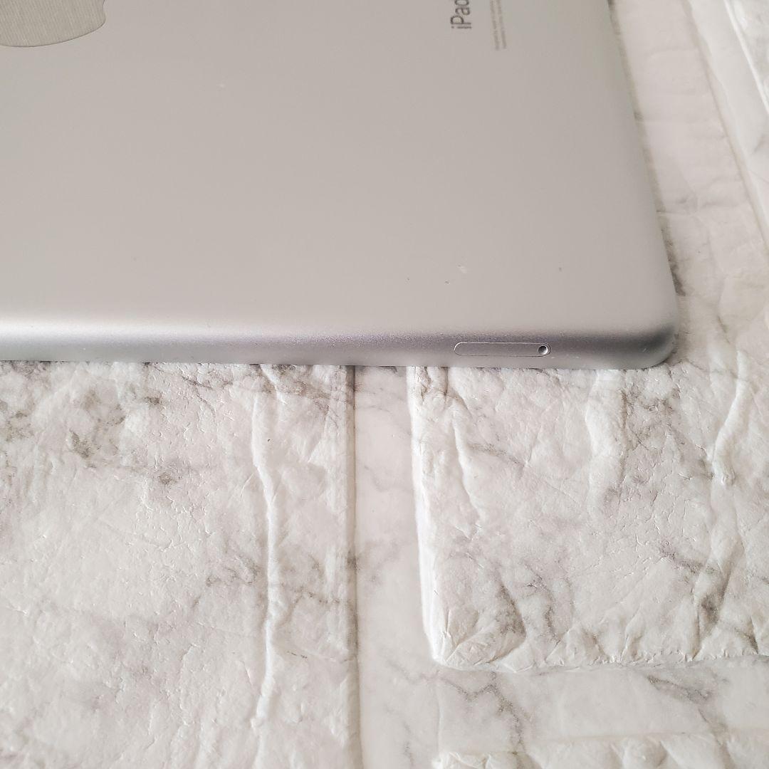 255 iPad 8世代 32GB SIMフリー シルバー