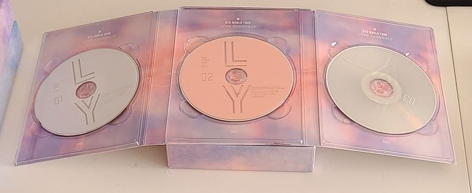 アイドル BTS WORLD TOUR LOVE YOURSELF DVD
