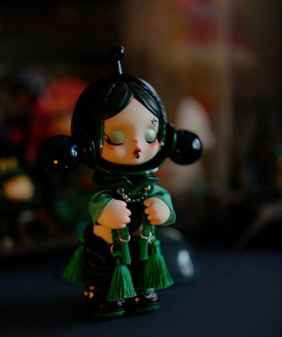 POPMART SKULLPANDA X CROCS 限定フィギュア